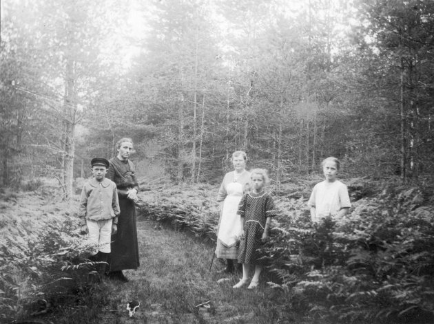 Sören, Lovisa, fru Lindblad, Alice och Astrid