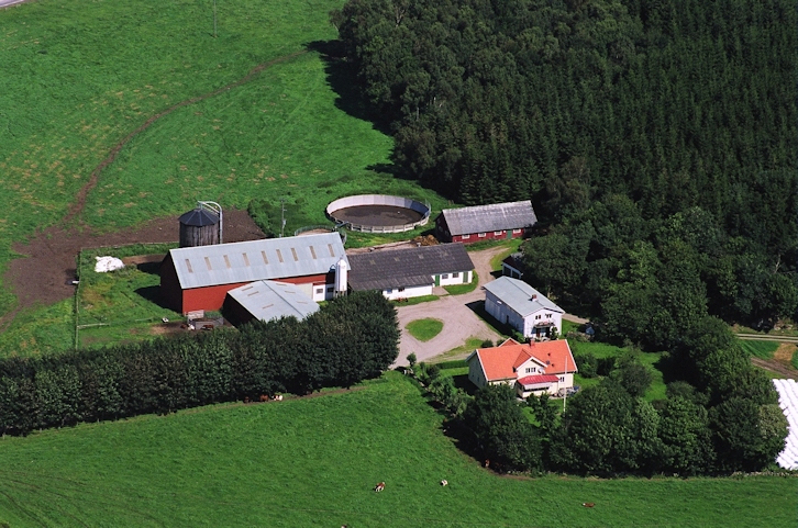 Flygfoto över gården i Järnvirke